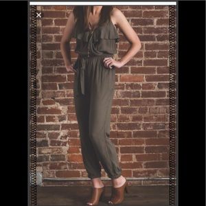 [SOLD] American Eagle Outfitters Jumpsuit